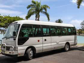 Airlie Limos - Airlie Beach airport transfers